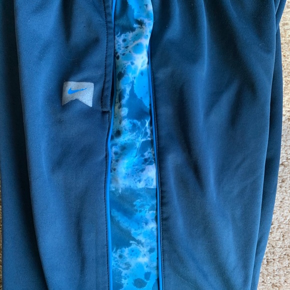 📌Nike Boys athletic pants XL - Picture 2 of 3